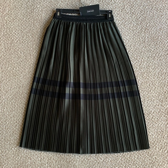 Zara olive khaki plated skirt NWT - Picture 1 of 5